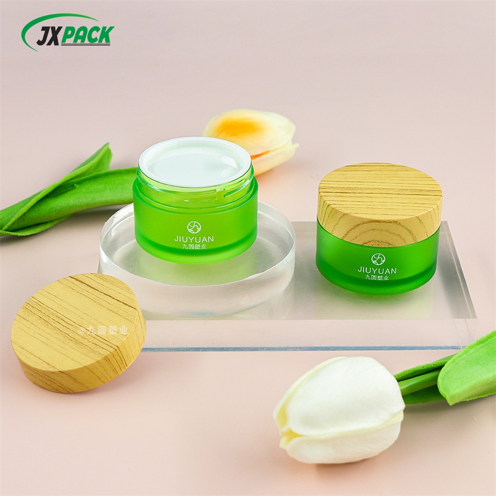  Cream Jar with Wooden Lid; 15ml Cream Jar with Lid.